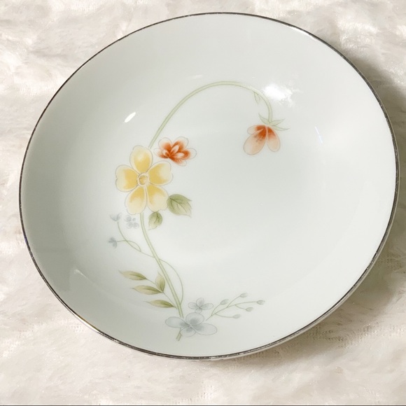 Vintage Annabelle fine china 2 floral dessert bowls - Picture 2 of 5